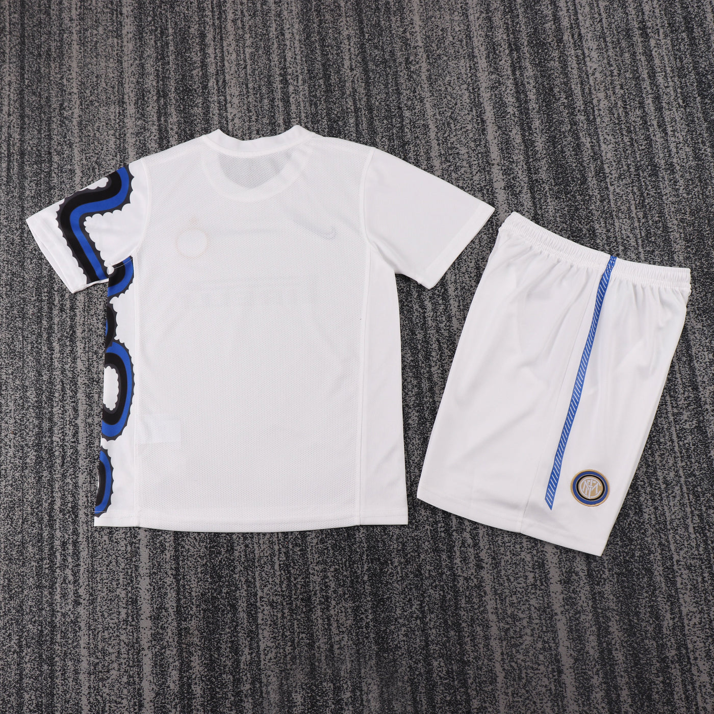 Inter Milan 10/11 Children's Away Retro Set