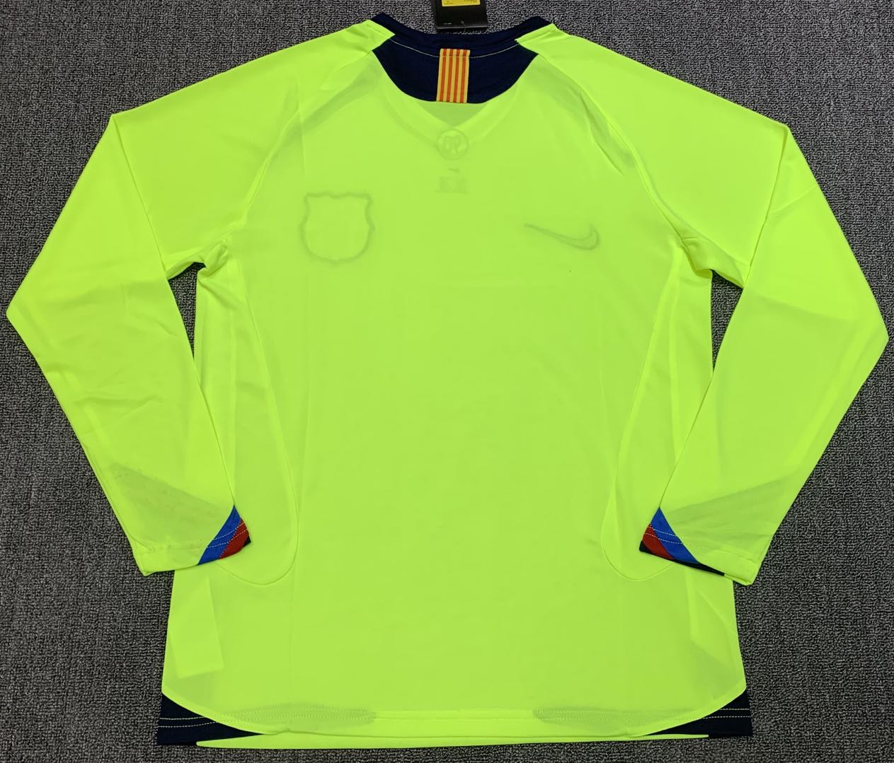 Barcelona 05/06 Away Retro Shirt - Long Sleeve