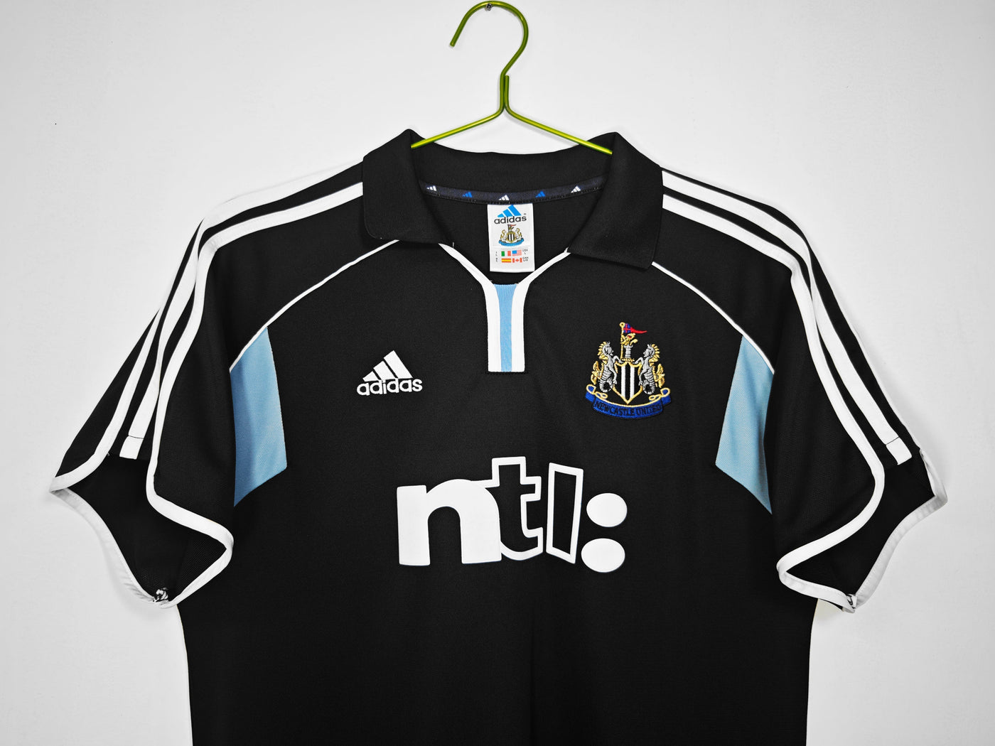 Newcastle 00/01 Away Retro Shirt