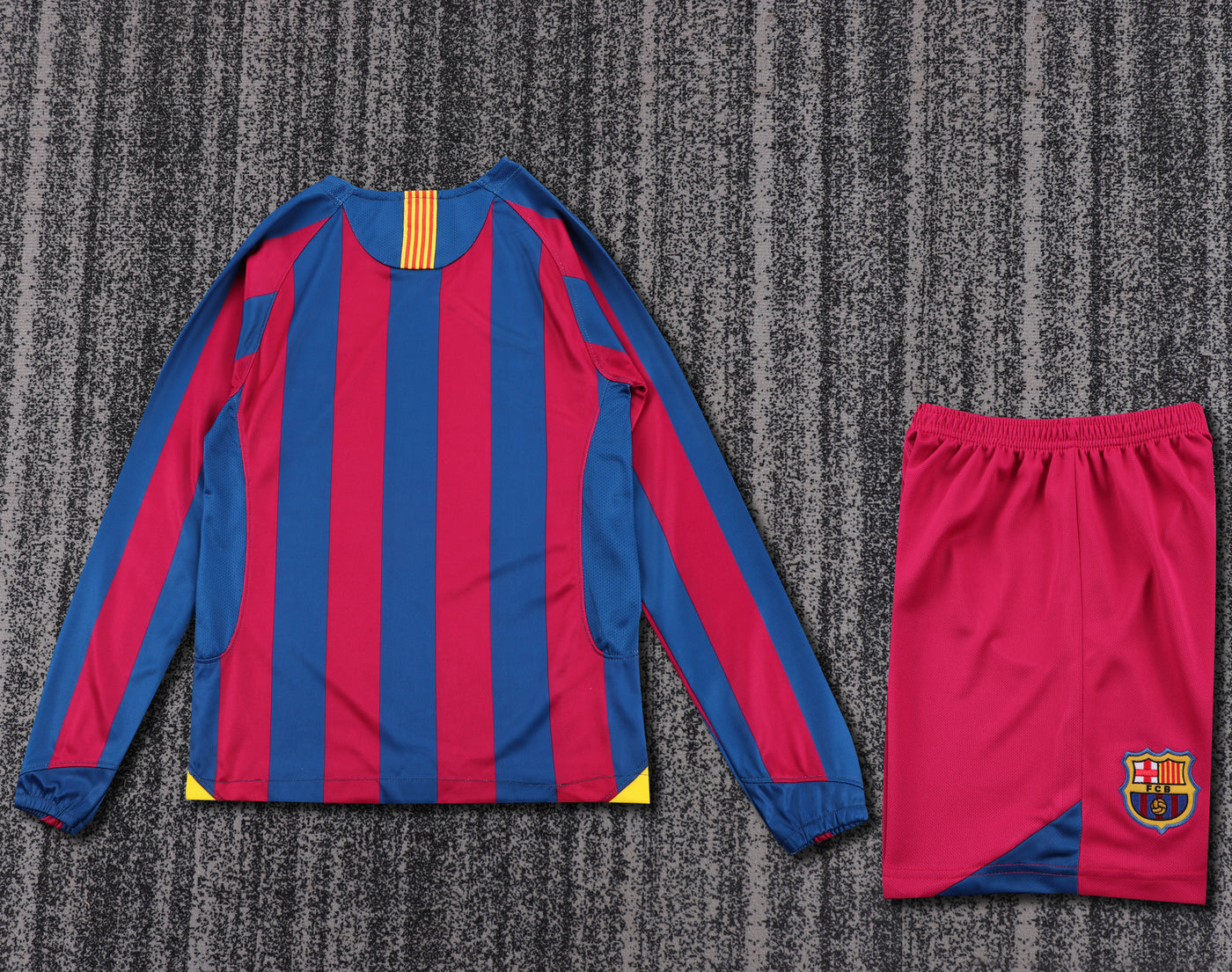 Barcelona 05/06 Children's Home Retro Set - Long Sleeve