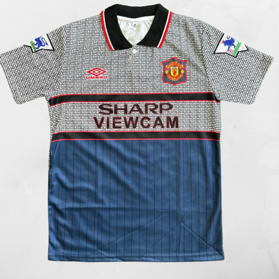 Manchester United 95/96 Away Retro Shirt - Beckham #24 (+Patches)