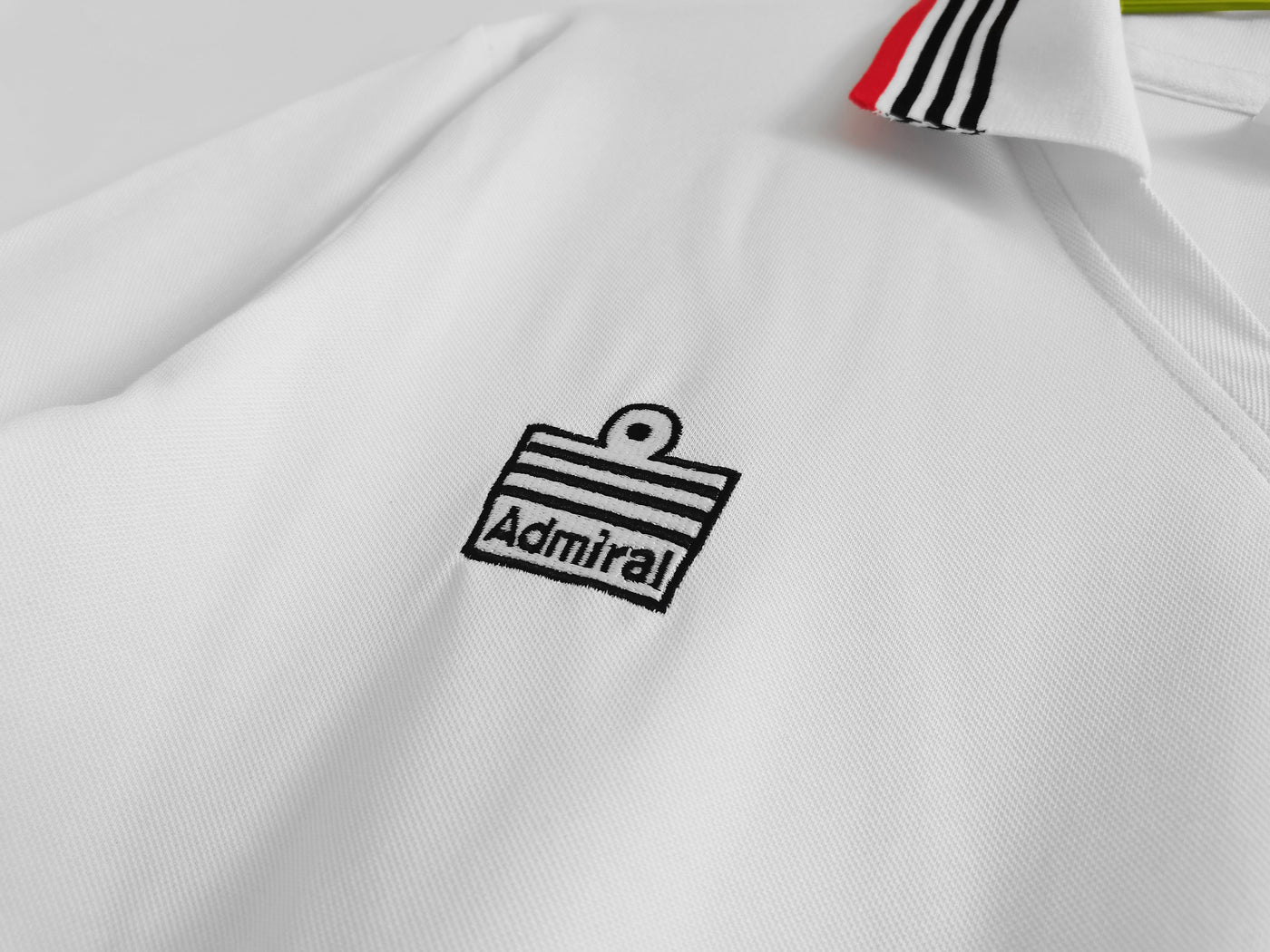 Manchester United 75/80 Away Retro Shirt