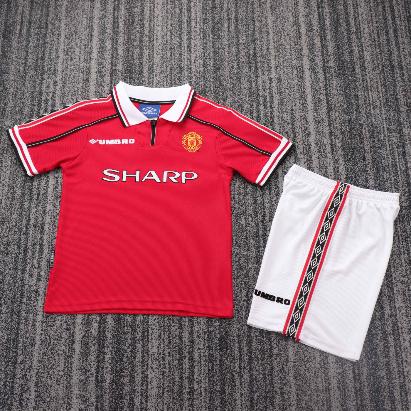 Manchester United 98/99 Children's Home Retro Set