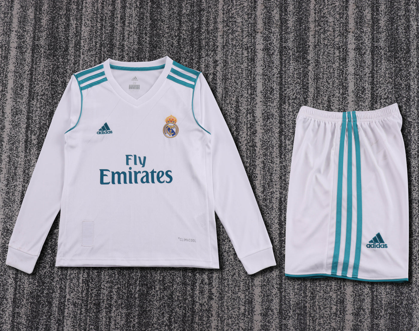 Real Madrid 17/18 Children's Home Retro Set - Long Sleeve