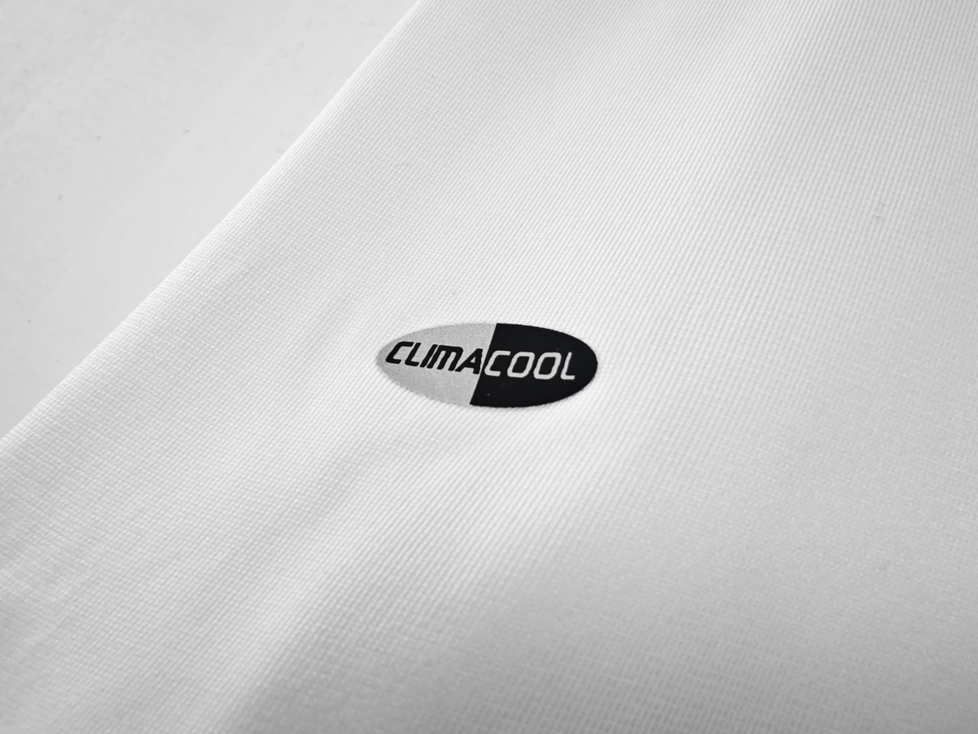 Real Madrid 05/06 Home Retro Shirt