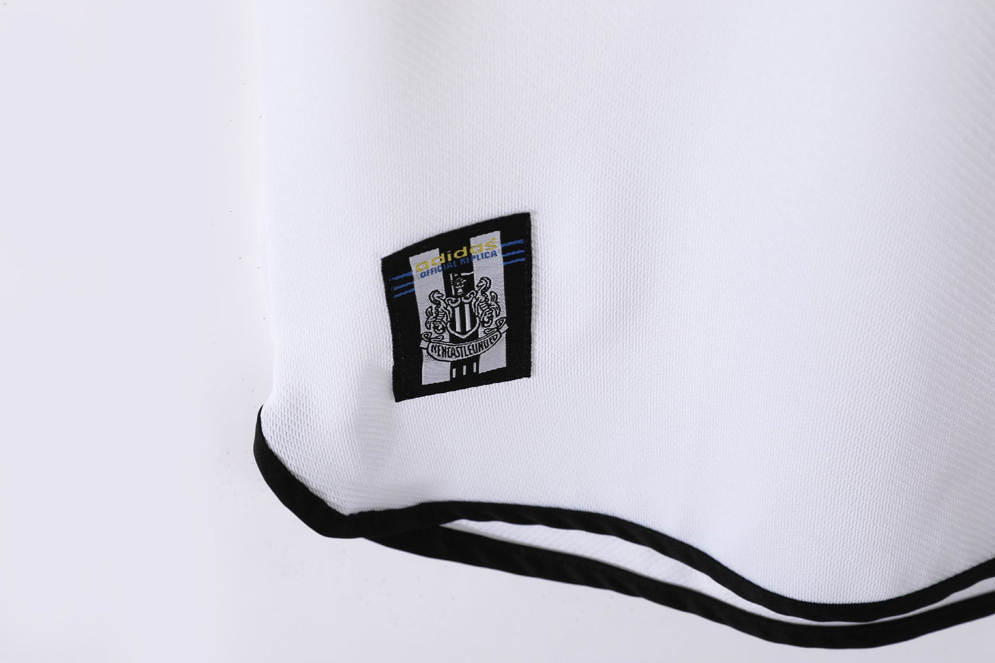 Newcastle 99/00 Away Retro Shirt