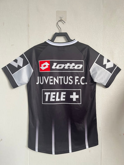 Juventus 00/01 Training Retro Shirt