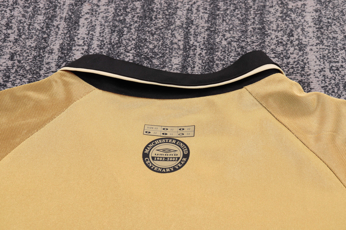 Manchester United 01/02 Children's Third Retro Set