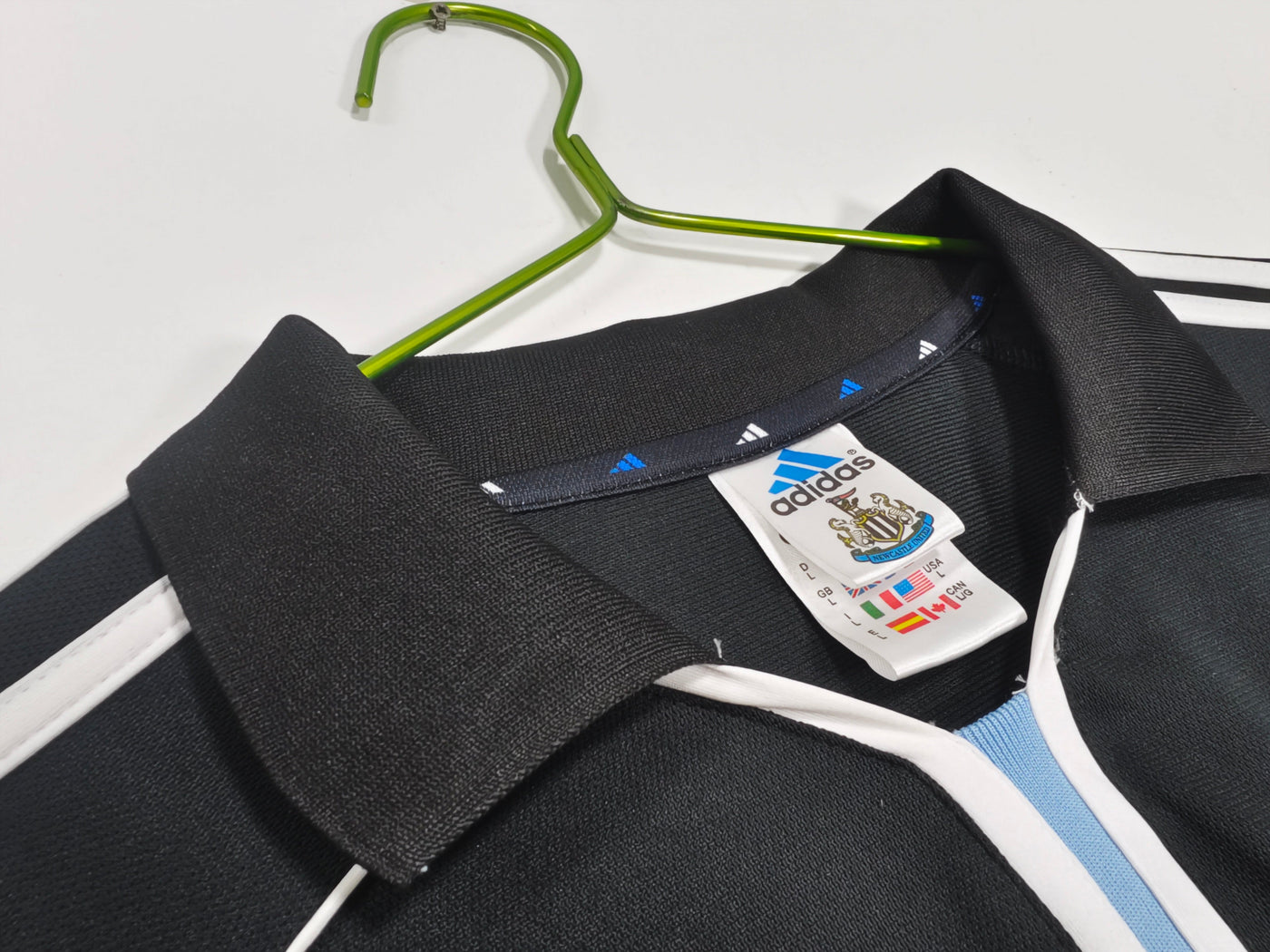 Newcastle 00/01 Away Retro Shirt