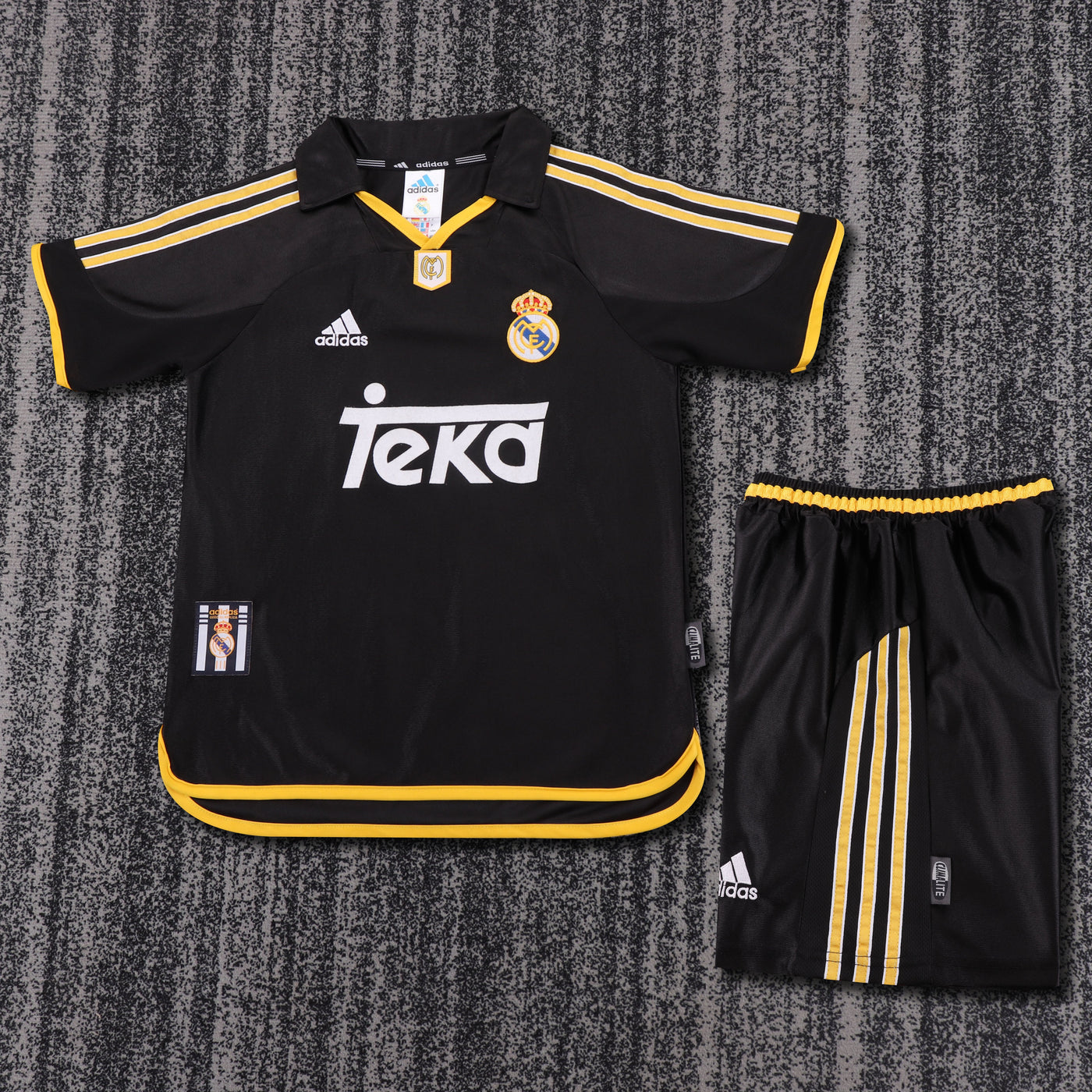 Real Madrid 00/01 Children's Away Retro Set