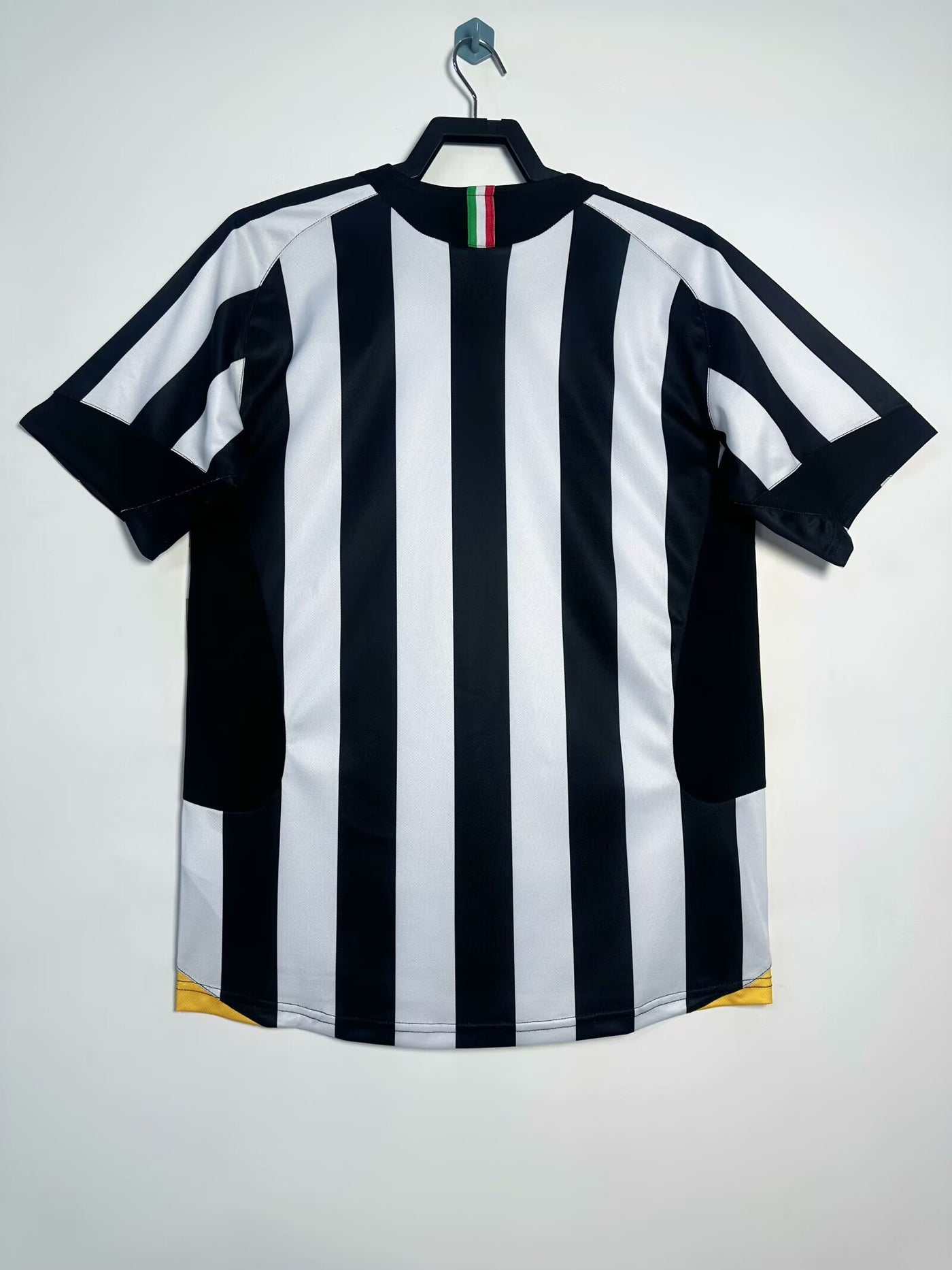 Juventus 05/06 Home Retro Shirt