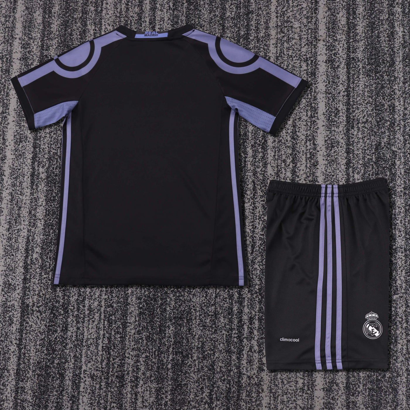 Real Madrid 16/17 Children's Third Retro Set