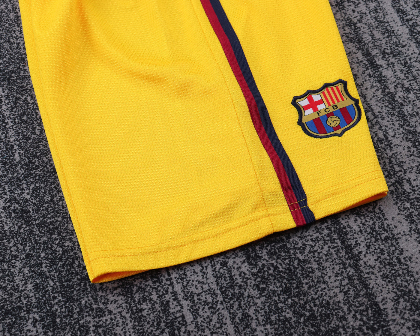 Barcelona 12/13 Children's Away Retro Set