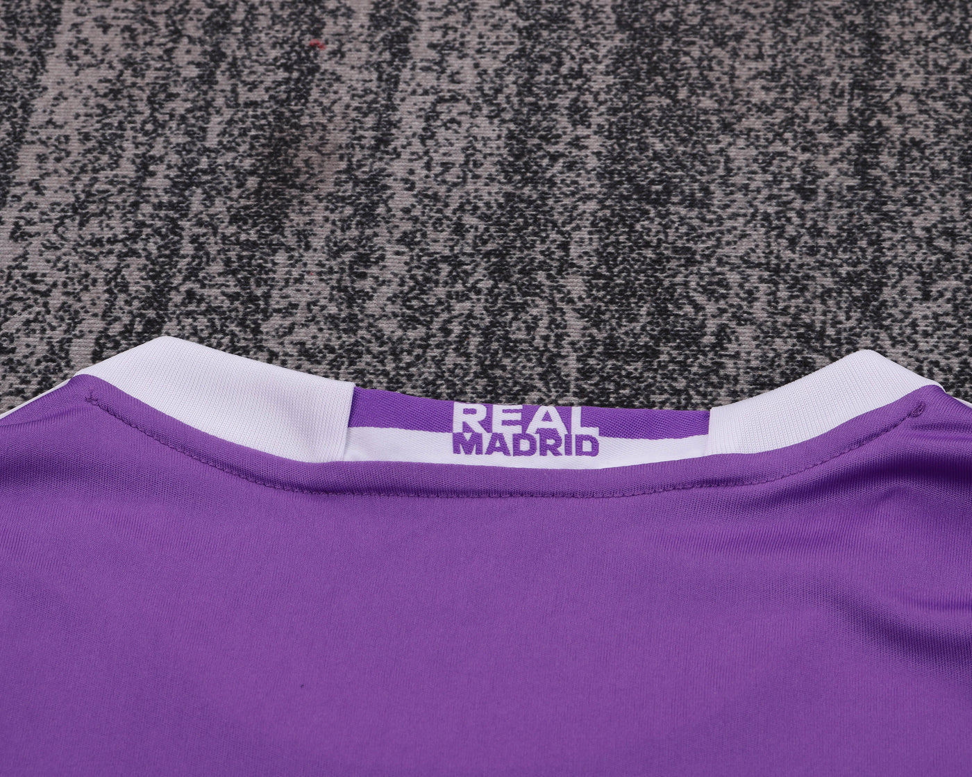 Real Madrid 16/17 Children's Away Retro Set - Long Sleeve