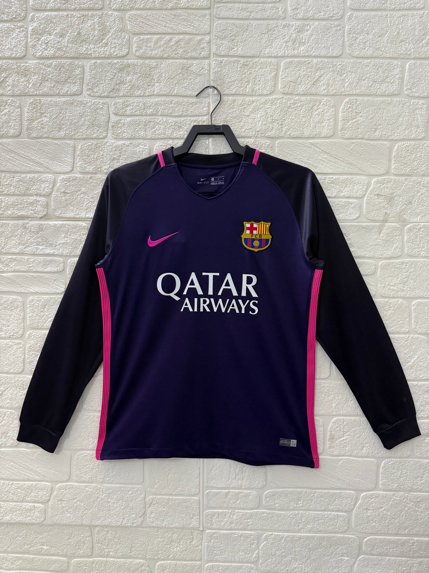 Barcelona 16/17 Away Retro Shirt - Long Sleeve