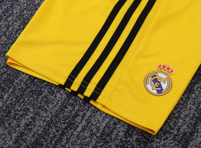Real Madrid 11/12 Children's Home Retro Set Goalkeeper