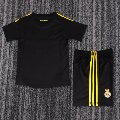 Real Madrid 11/12 Children's Away Retro Set Goalkeeper