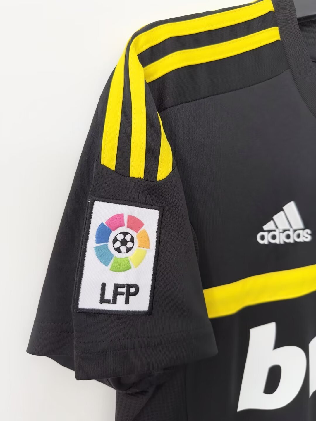 Real Madrid 11/12 Goalkeeper Away Retro Shirt (+Patches)