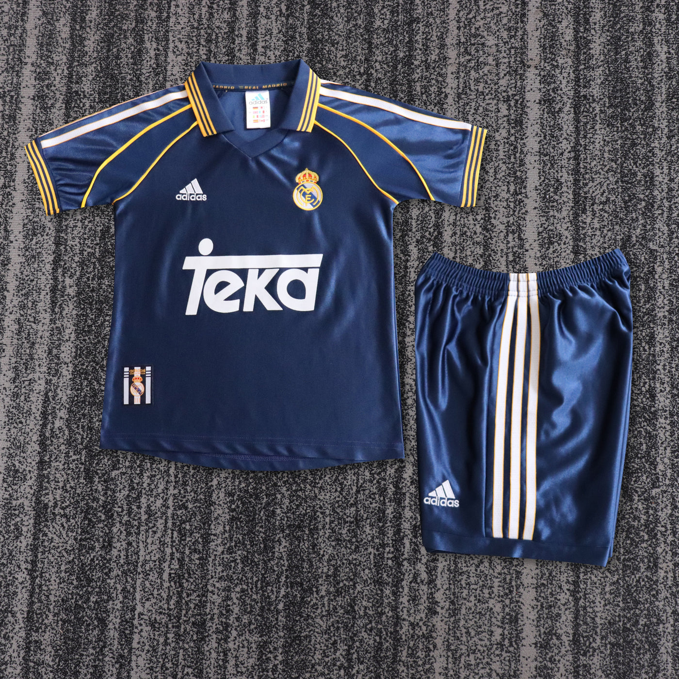 Real Madrid 98/99 Children's Third Retro Set